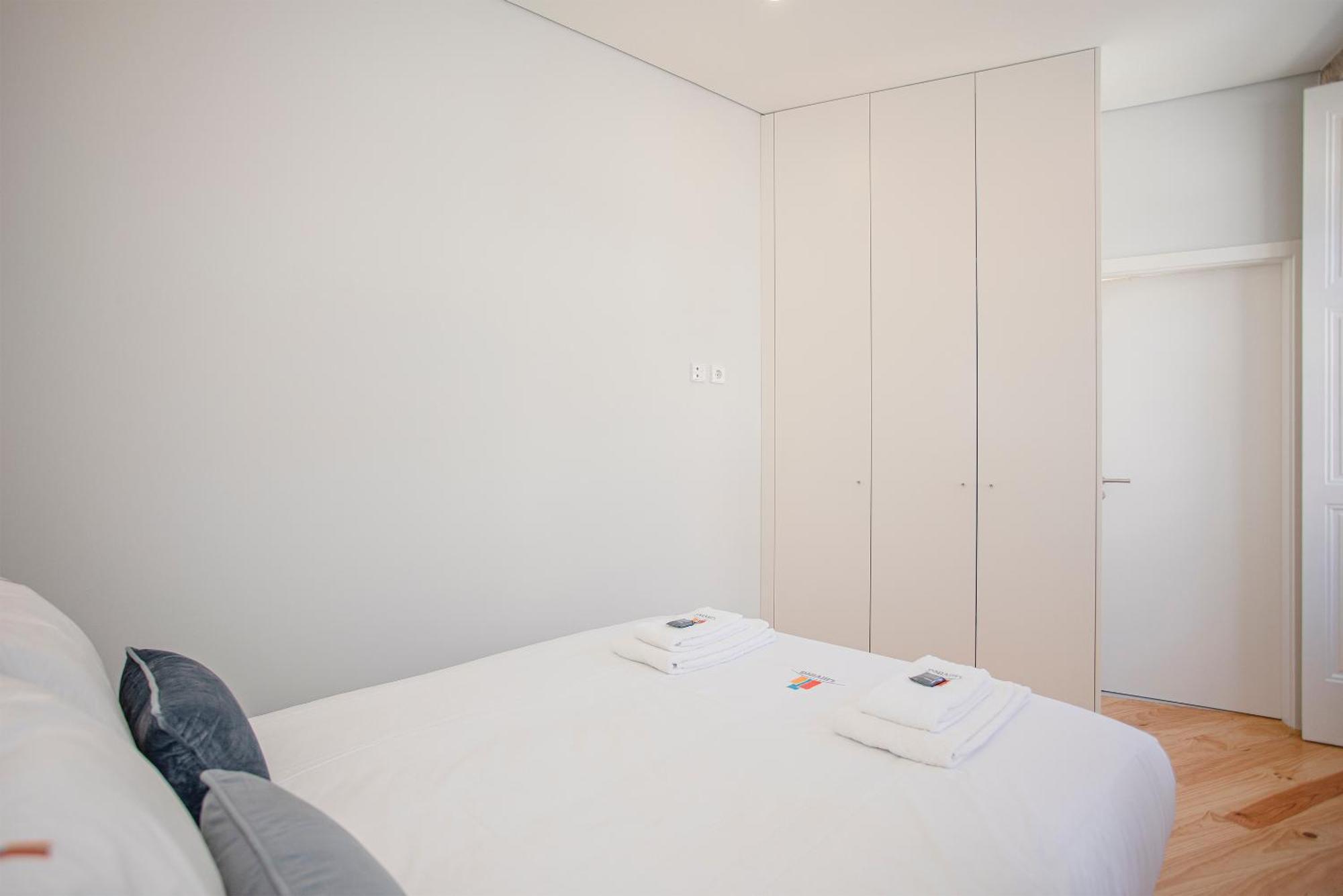 Liiiving In Porto - Aliados Stone Apartment Kültér fotó