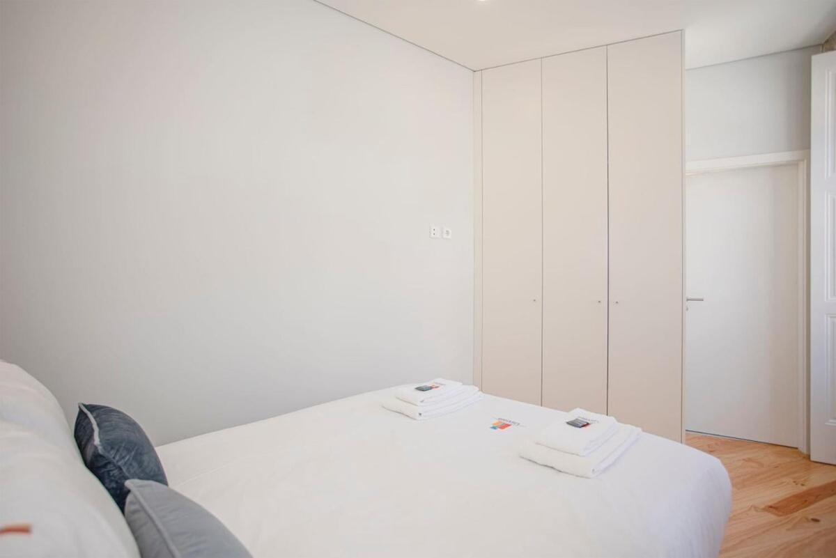 Liiiving In Porto - Aliados Stone Apartment Kültér fotó
